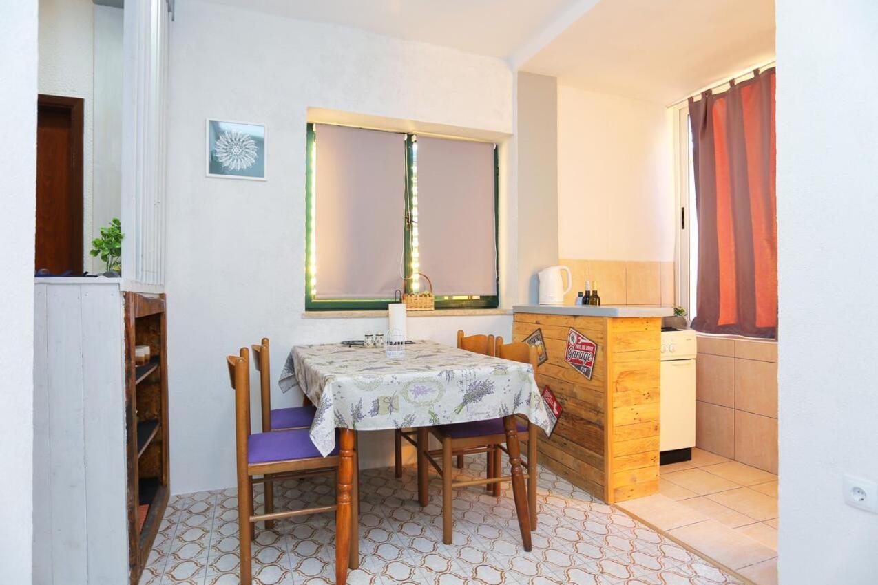 Apartments And Rooms With Parking Space Makarska - 18028 Eksteriør bilde