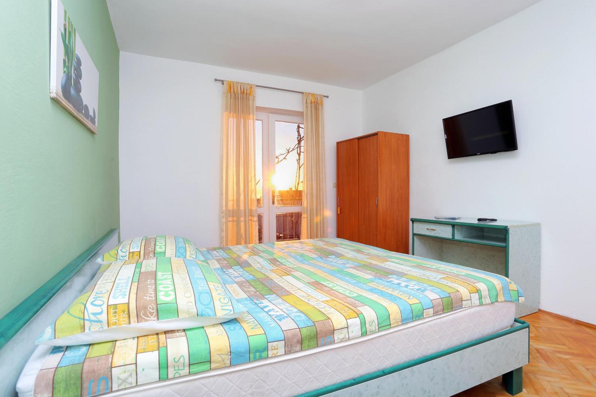 Apartments And Rooms With Parking Space Makarska - 18028 Rom bilde