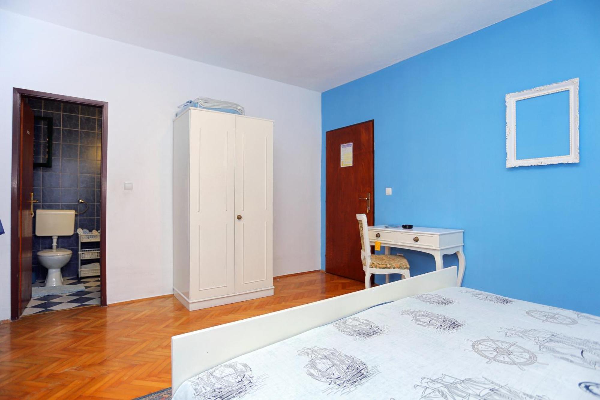 Apartments And Rooms With Parking Space Makarska - 18028 Rom bilde